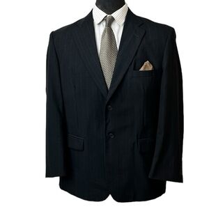 TOWN CRAFT MENS DRESS BLAZER NAVY BLUE PINSTRIPE TWO BUTTON CLOSER. SIZE…